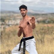 Entrenador personal especializado en artes marciales, con una una experiencia de 22 años como practicante y 3 años como profesor
